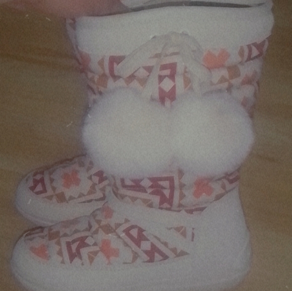 Manitoba Mukluks Waterproof Woodland Boots - Picture 4 of 7